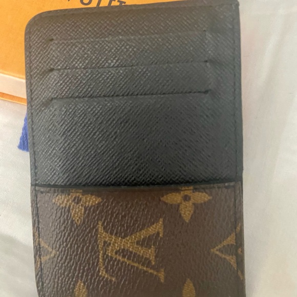 LOUIS VUITTON NEO CARD HOLDER - Picture 2 of 6